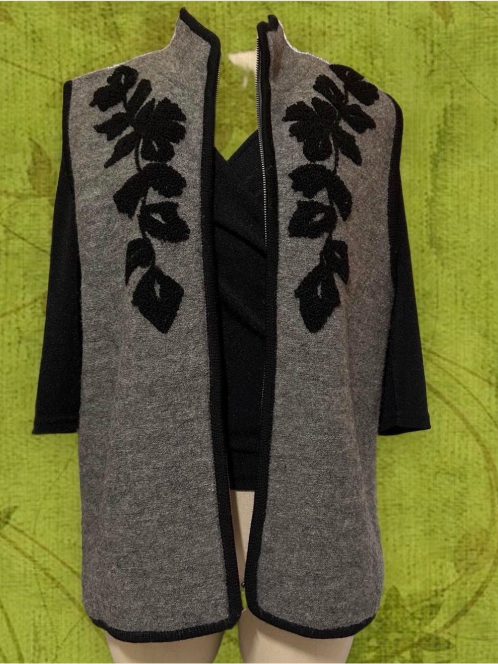 Vintage Whimsigoth Wool Gray Floral-Accent Open Front Sweater Vest